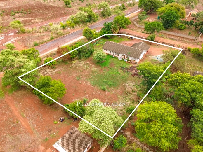 Spacious 4-Bedroom Home on 3045sqm in Chegutu Low-Density – Sykes Street