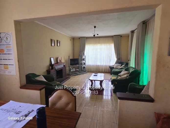 3 beds house for sale in Cotswold Mabelreign (Sole Mandate)