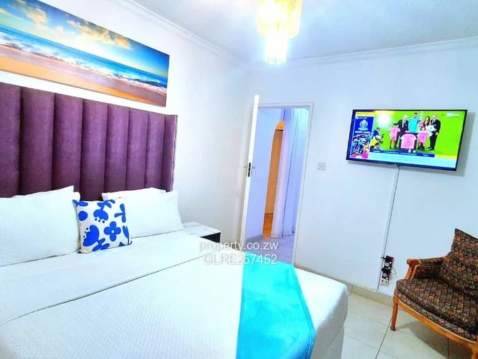 Spacious 8BR Avondale (Harare North) Home — Pool & Borehole