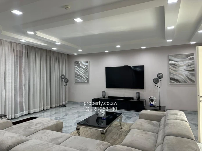 Modern 5-Bed House with Pool & Borehole in Mount Pleasant