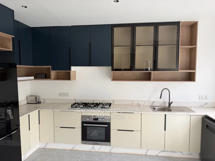 Stylish 5-Bed Double-Storey in Vainona — Garage & Balcony