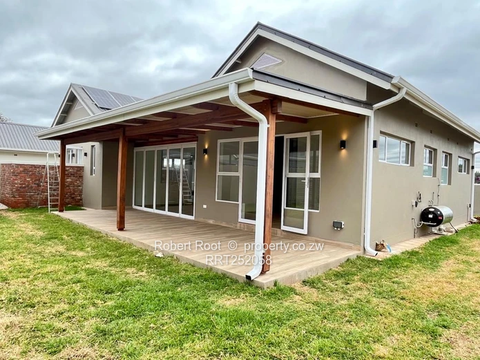 3 bed modern cluster home in Borrowdale Brooke