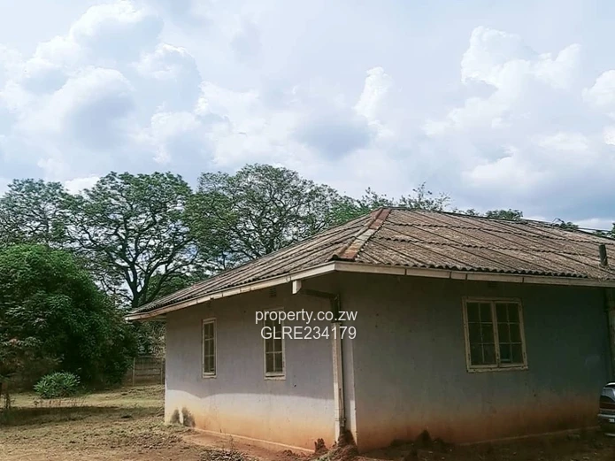 Eastlea Canvas 3 Bedroomed House For Sale | Prime Redevelopment Opportunity 