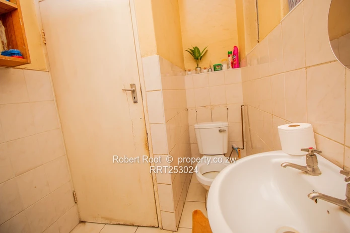 2 Bedroom Flat for Sale in the Avenues