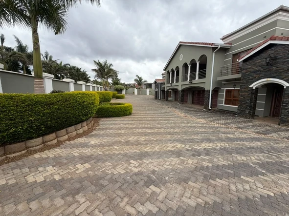 5 Bedroom House