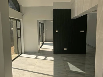 3 Bedroom Flat & Apartment