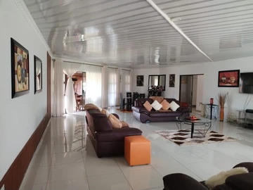 10 Bedroom House