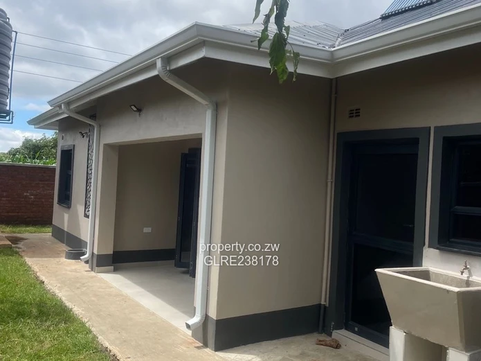 HEIG PARK,MABELREIGN Neat n spacious luxurious newly builty 3beds self-contained CLUSTER  To Let 