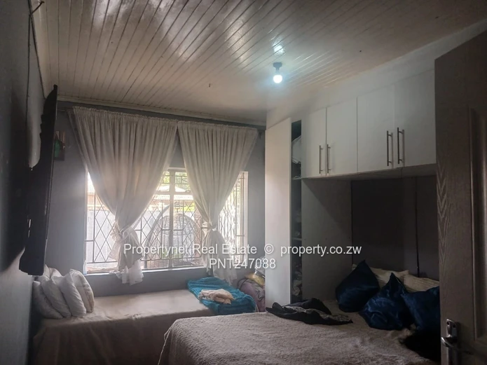 Neat Zimre Park Residential House For Sale!!!