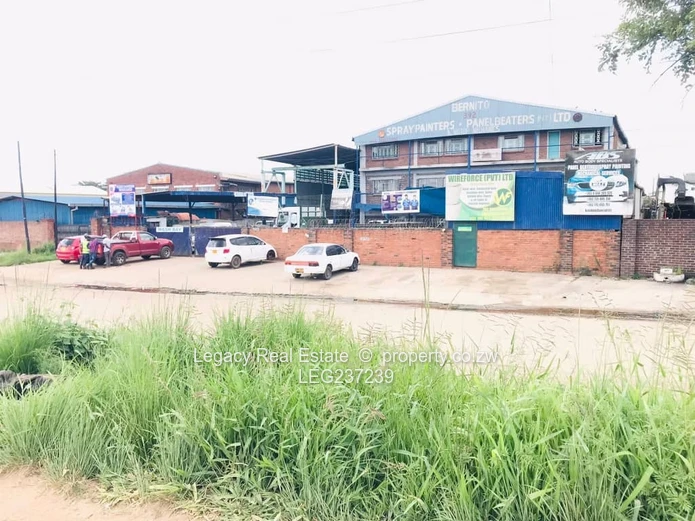 Prime Roadfront Commercial Property, Willovale Road.