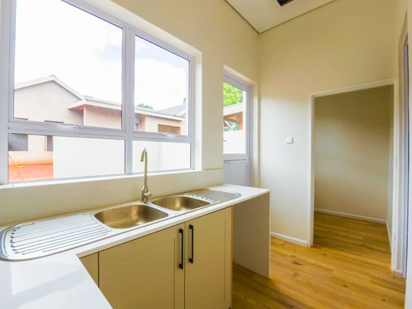 6 Unit Townhouse Complex