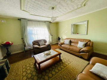 5 Bedroom House