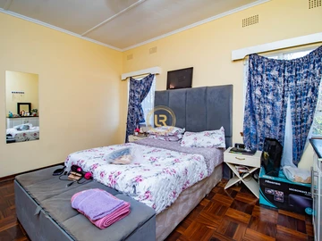 3 Bedroom Flat & Apartment