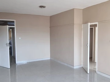 2 Bedroom Flat & Apartment