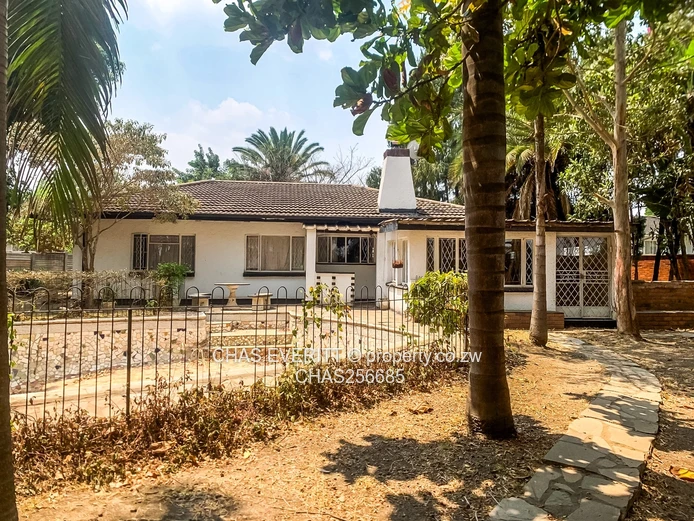 3 Bedroomed Neat Family Home In Sunridge