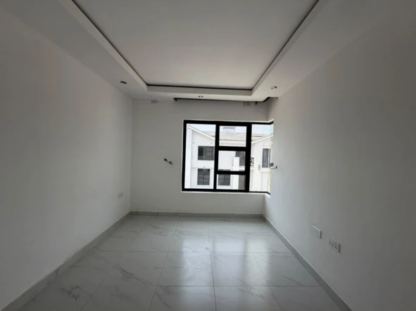 4 Bedroom Garden Flat