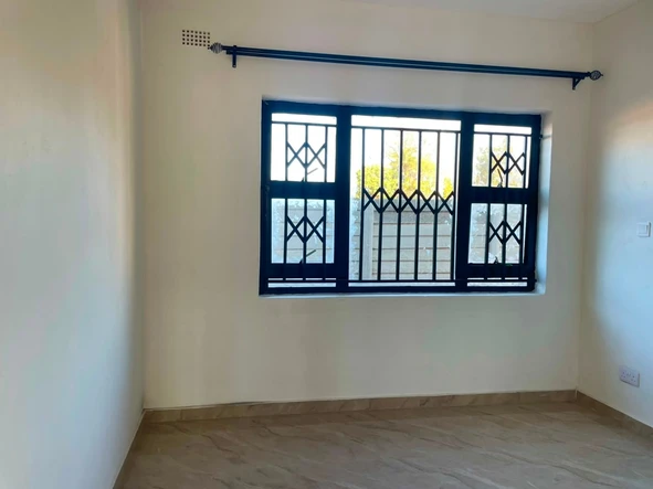 3 Bedroom Flat & Apartment