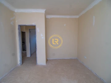 2 Bedroom Flat & Apartment