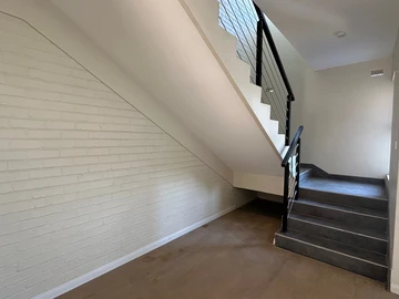 3 Bedroom Flat & Apartment