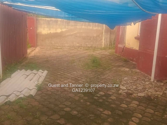 Nketa 9 5 Bed House with Title Deed