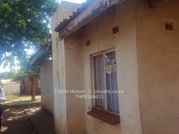4-Bed Kuwadzana Phase 3 Home, Borehole, Gated on Quiet Dirt Lane