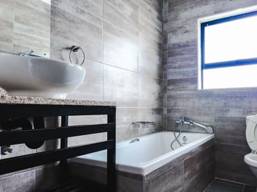 3 Bedroom Flat & Apartment