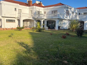 A stunning mansion in the Prestigious surbub in Glenlorne  In the Folyjon street