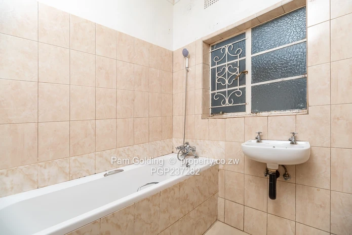 Flat For rent In Eastlea