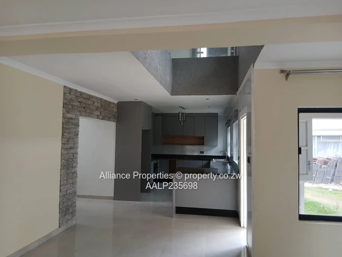 Newly Built 5-Bedroom Spacious, Stylish Cluster with Borehole in Strathaven 