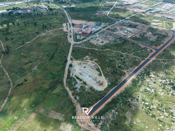 Commercial & Industrial Land