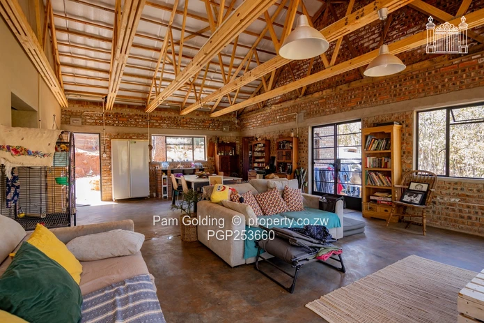 Beautiful Four- Acre Property In Cromlet