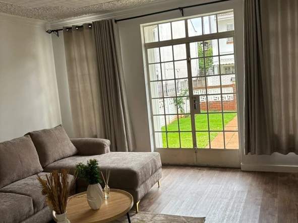 2 Bedroom Flat & Apartment