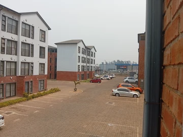2 Bedroom Flat & Apartment