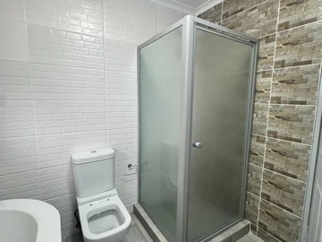 3 Bedroom Flat & Apartment