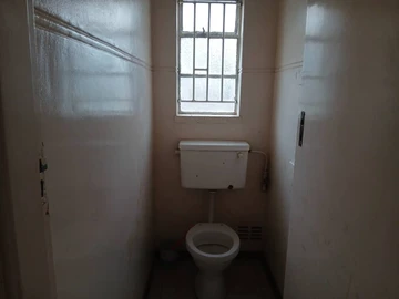 2 Bedroom Flat & Apartment