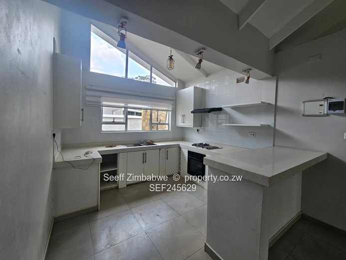 Stunning Modern Residence: Sustainable 3-Bedroom All-Ensuite Home In Athlone, Greendale