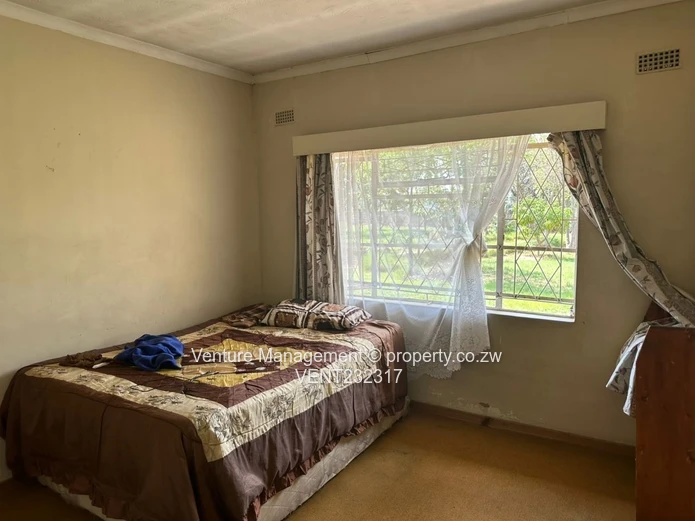 Sturdy 3 Bedroom Home On 1 Acre