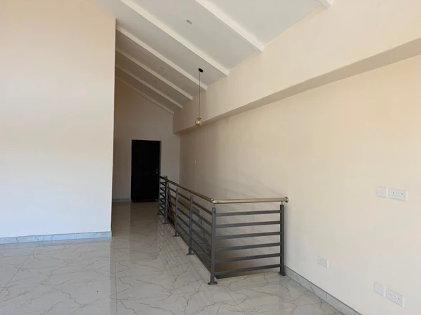 3 Bedroom Flat & Apartment