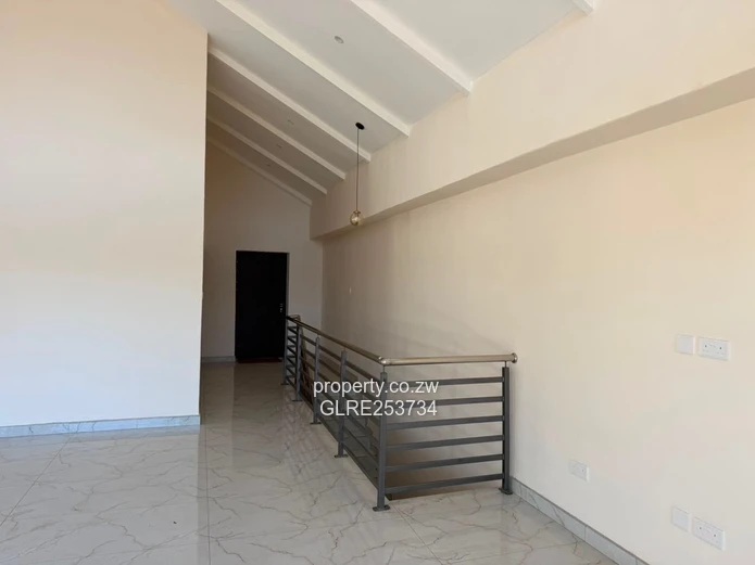 Sunlit Greystone Park 3-Bed Apartment — Balcony & Modern Baths