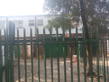 2 Bedroom Flat & Apartment