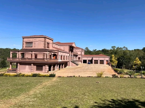 8 Bedroom House