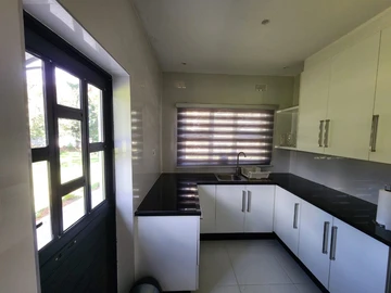 6 Bedroom House