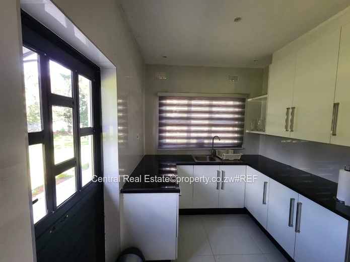 Modern 6-Bed Harben Park Home — 4000m², Pool & Borehole