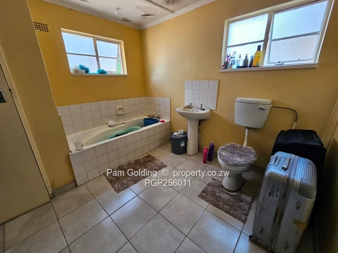 Family Home In A Desirable Neighborhood