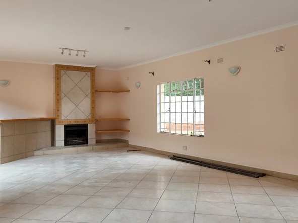 4 Bedroom Flat & Apartment