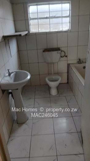 4-Bed Home for Rent in Zengeza — Spacious 750m² Plot with Fireplace