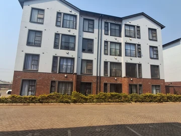 2 Bedroom Flat & Apartment