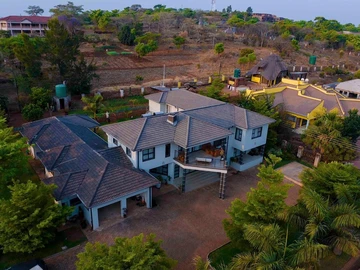 5 Bedroom House