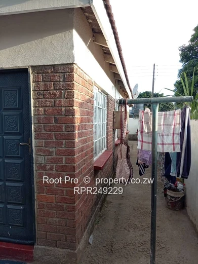 GLEN NORAH B HOUSE FOR SALE – USD 62,000 Situated on a corner stand measuring 250m², this well-maint