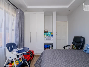4 Bedroom Garden Flat